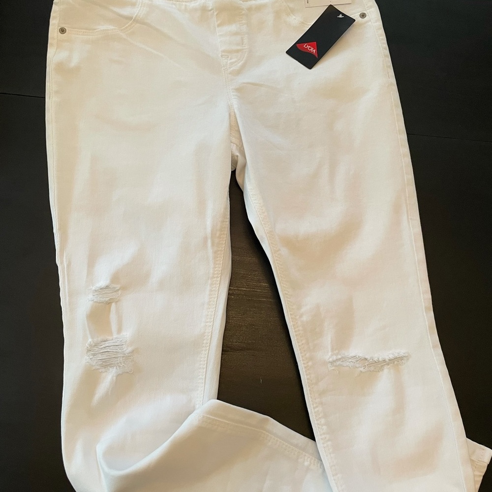 Old Navy White Jeggings NWTO-distressed knees